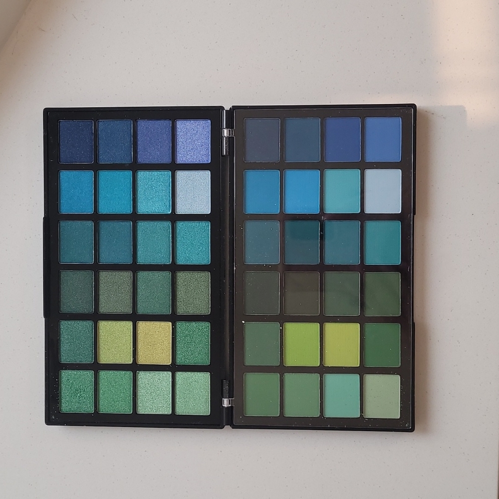Eyeshadow pallete